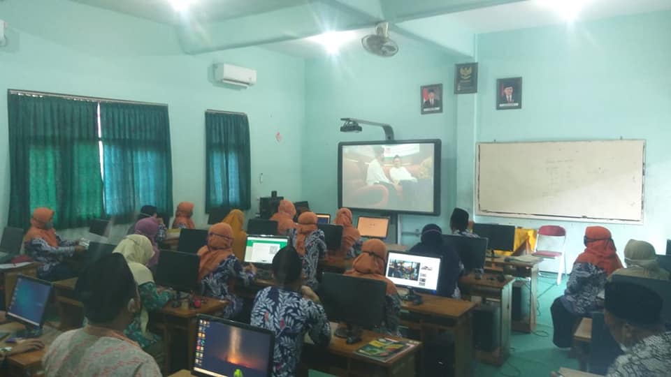 Tenaga Pendidik MA Riyadl Ikuti Seminar Nasional Peningkatan Kualitas Madrasah