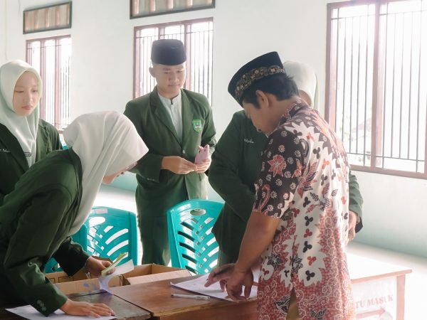 Pemilihan Umum Ketua OSIS dan Pramuka MA. Riyadlotut Thalabah Berjalan Demokratis