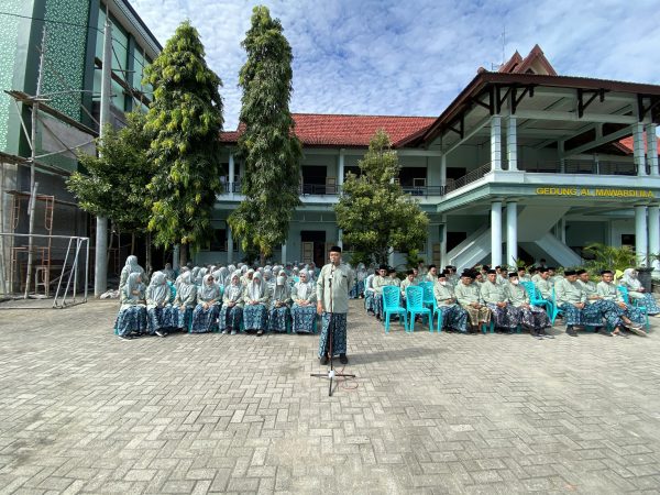 HALAL BIHALAL YAYASAN RIYADLOTUT THALABAH PERKUAT SILATURAHMI JELANG KBM